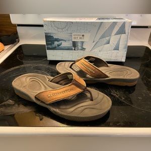 Mens Sperry Sandals in box